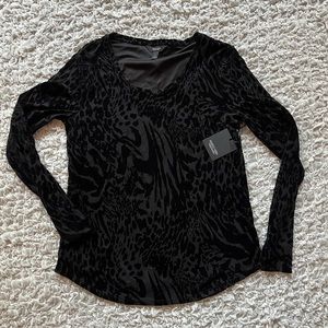 Simply Vera Wang velvet burnout top. Size S